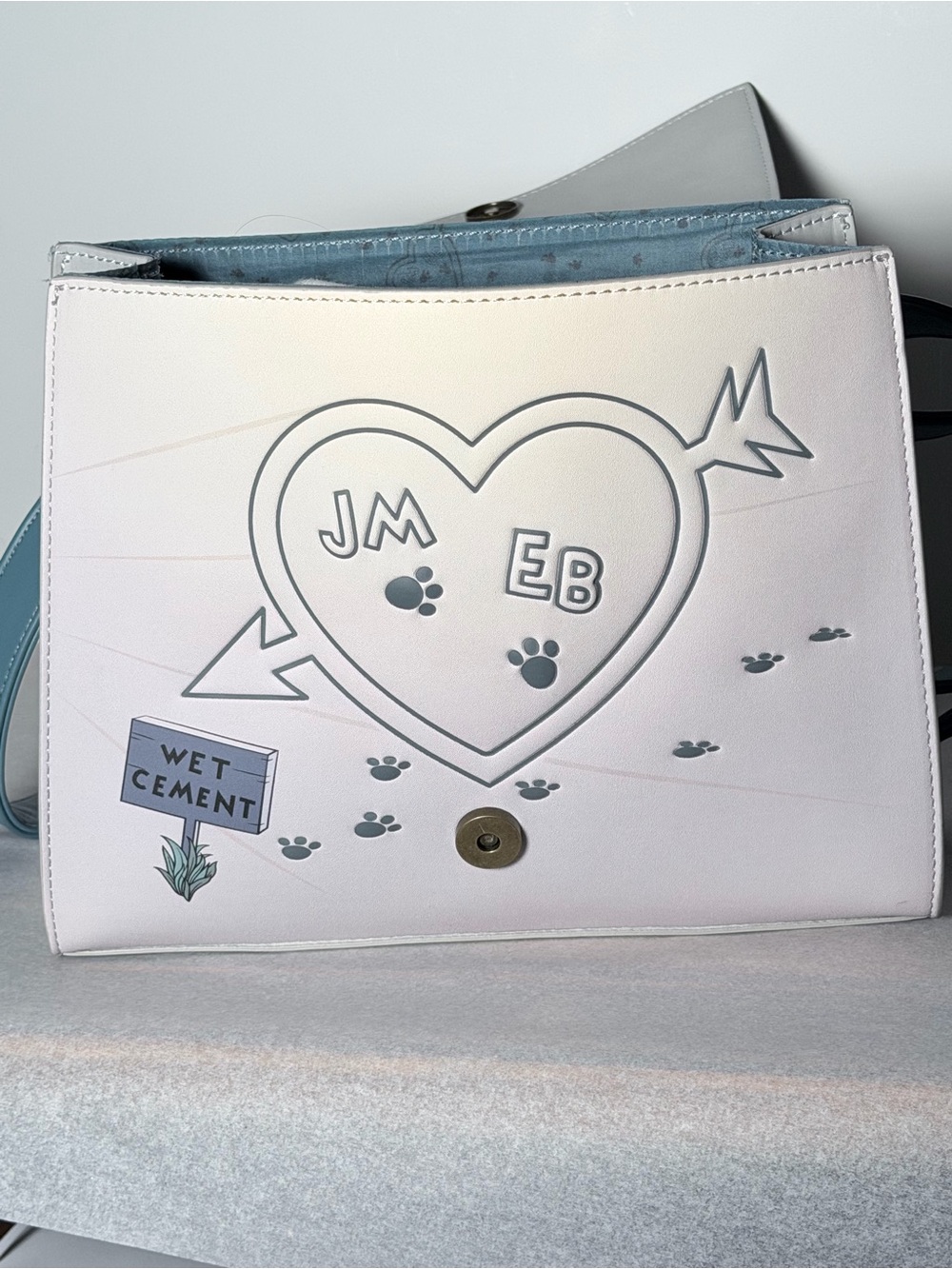 LOUNGEFLY DISNEY LADY AND THE TRAMP CROSSBODY PURSE HEARTS WET CEMENT PAW - Picture 8 of 11